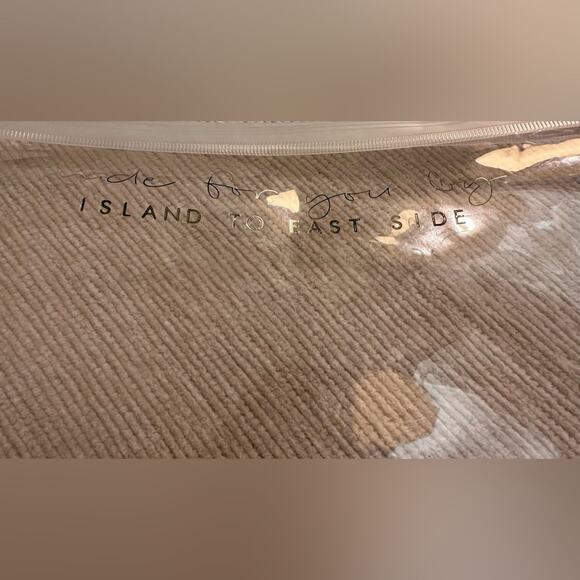 Island to East Side Custom “Mimi” Leopard Print Clutch. NWT - Picture 7 of 8